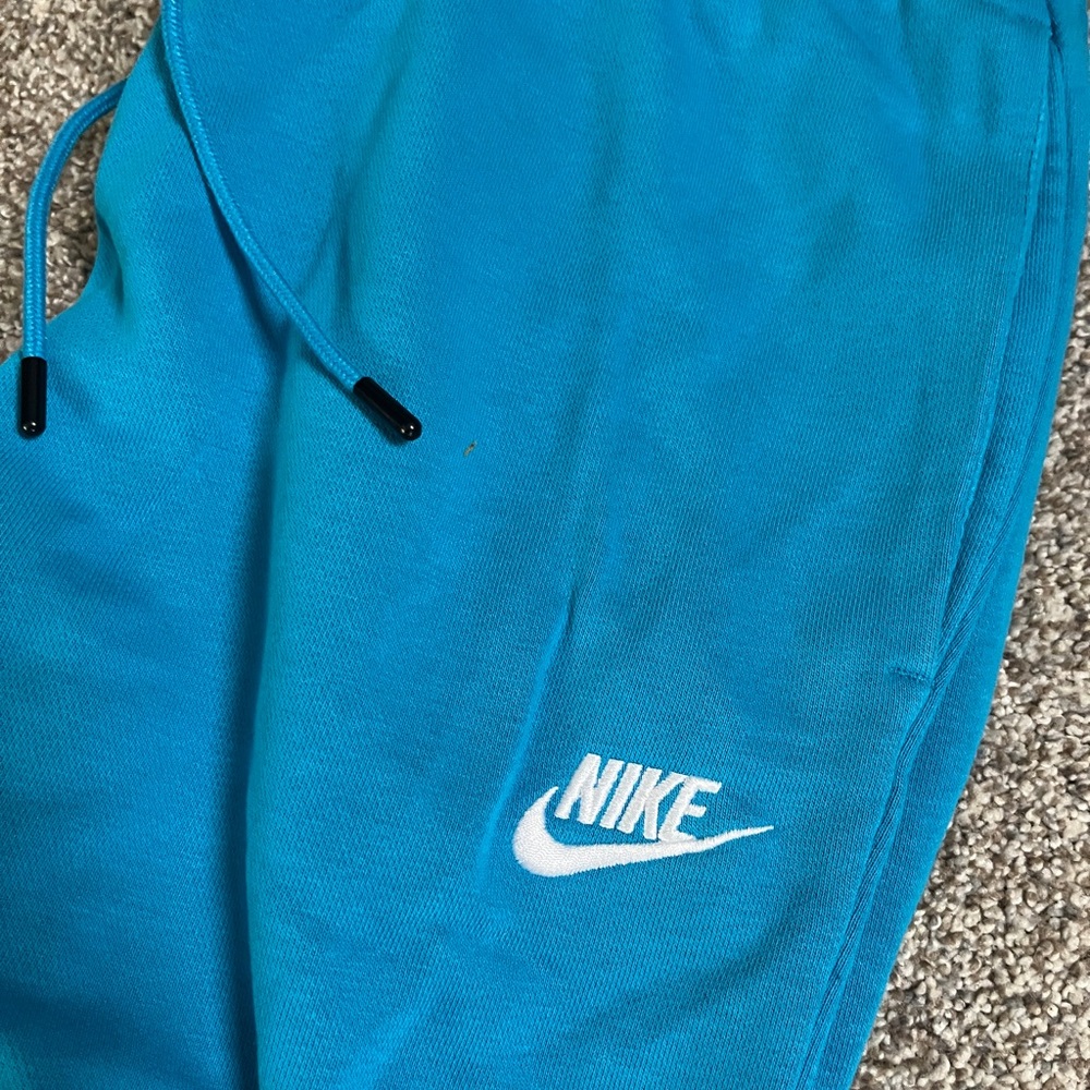 Nike Women’s Blue Jogger Sweatpants - Picture 2 of 4